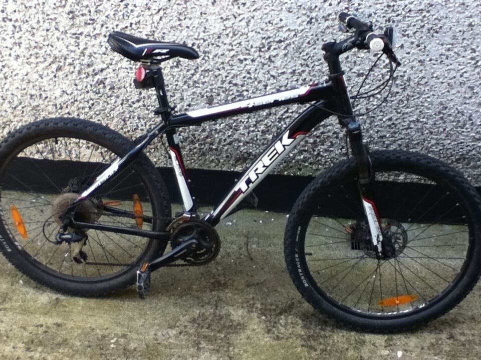 TREK 4 SERIES MOUNTAIN BIKE GOOD 